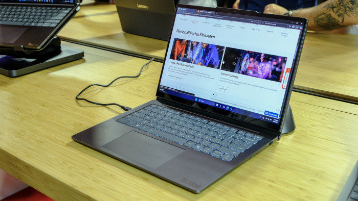 Lenovo Thinkbook Concept mit 90-Grad-Display (Bild: Oliver Nickel/Golem.de)