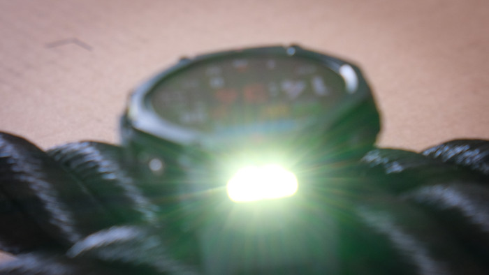 Durch Tastendruck lässt sich die Taschenlampe schnell ein- und ausschalten. (Bild: Steinlechner/Golem)