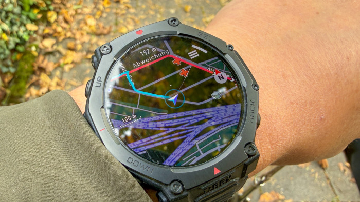 Re-Routing: Wir haben die geplante Strecke (rot) verlassen und uns verlaufen. (Bild: Steinlechner/Golem)