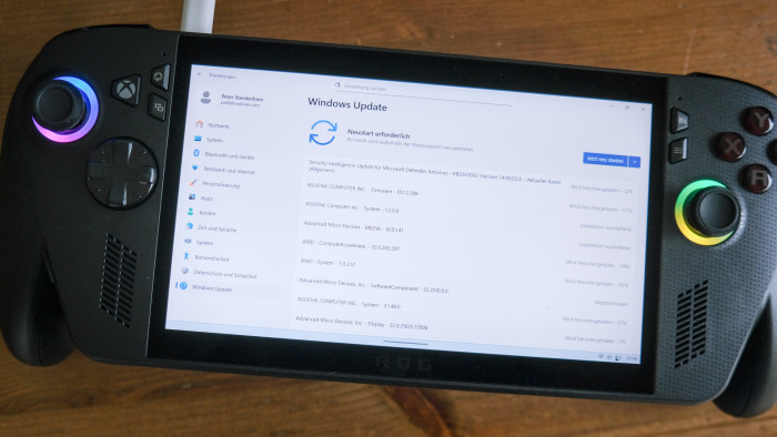 Nach der Installation vergeht noch mal viel Zeit mit Treiberupdates. (Bild: (Bild: Steinlechner/Golem)