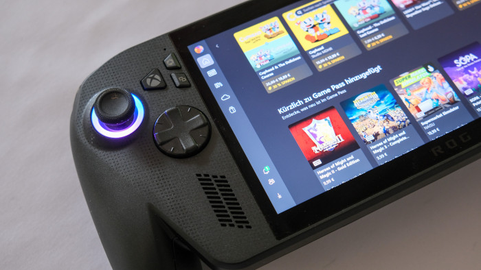 Die Xbox-Taste lang drücken führt zum Task-Wechsel - wichtig! (Bild: Steinlechner/Golem)