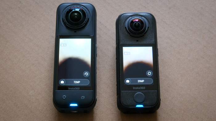 Das Display der X5 (links) ist größer als das der X4 Air - aber das merkt man im Alltag gar nicht richtig. (Bild: Steinlechner / Golem)