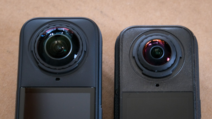 Nicht nur der Sensor, auch die Fokkusöffnung der X5 (links) ist größer. (Bild: Steinlechner / Golem)