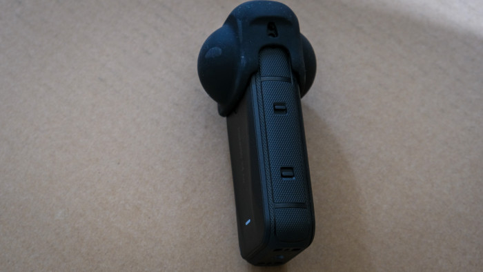 Mit der Schutzhülle bewahren wir die (austauschbaren) Linsen der X4 Air vor Kratzern. (Bild: Steinlechner / Golem)