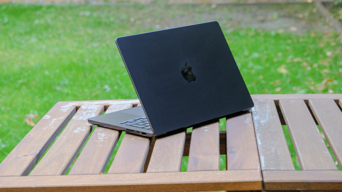 Macbook Pro M5 (Bild: Oliver Nickel/Golem.de)