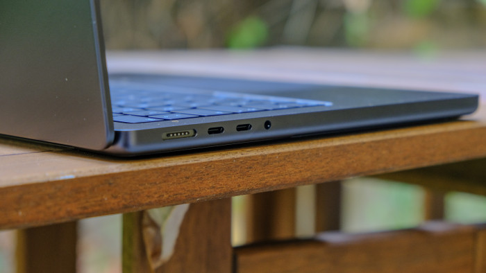 Macbook Pro M5 (Bild: Oliver Nickel/Golem.de)
