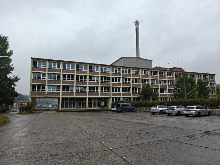 Äußerlich, aber auch im Innenbereich ist das Verwaltungsgebäude fast unverändert. (Quelle: Golem/Martin Wolf)