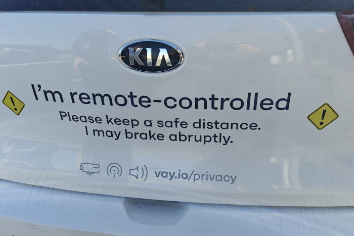 Wenn die Mobilfunkverbindung abbricht, muss das Auto einen sofortigen Nothalt einleiten.  (Foto: Friedhelm Greis/Golem)