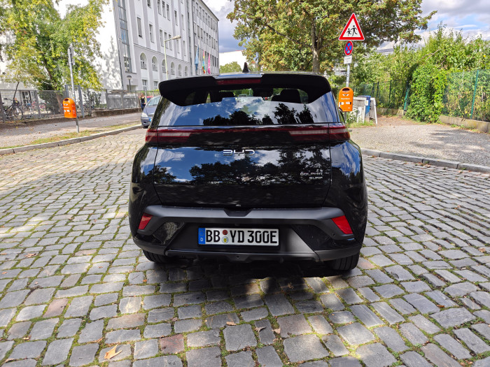 Der Dolphin Surf hat einen recht großen Spoiler am Heck. (Bild: Martin Wolf/Golem.de)