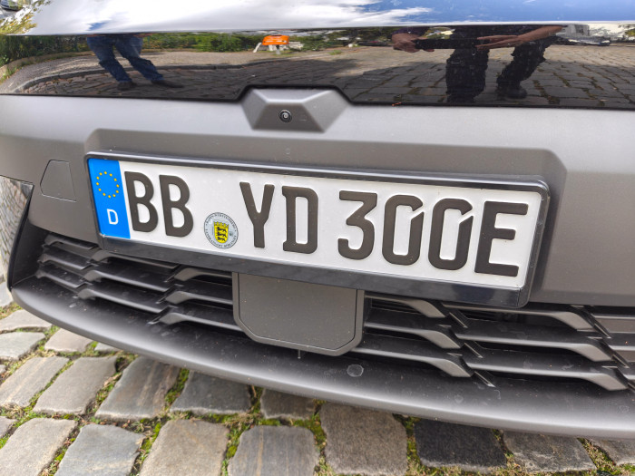 Der Dolphin Surf verfügt über Kameras und Sensoren. (Bild: Martin Wolf/Golem.de)