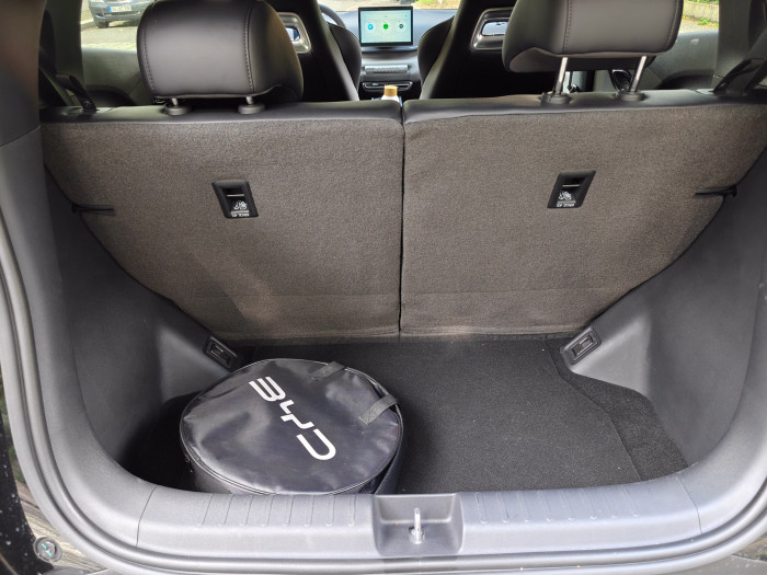 Der Kofferraum fasst 308 Liter. (Bild: Martin Wolf/Golem.de)