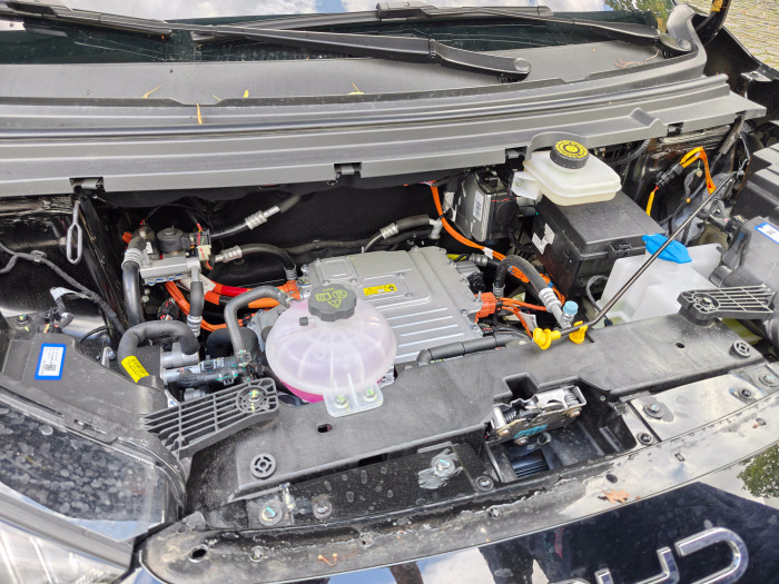 Einen Frunk hat der Dolphin Surf nicht. (Bild: Martin Wolf/Golem.de)