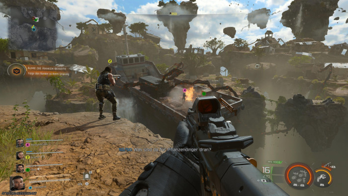 Mit einem Enterhaken kommen wir von Plattform zu Plattform. (Bild: Activision / Screenshot: Golem)