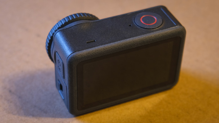 Das Display ist nicht schwenkbar. (Bild: Steinlechner / Golem)