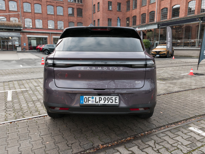 Das Heck des B10 ähnelt dem des C10. (Bild: Tobias Költzsch/Golem)