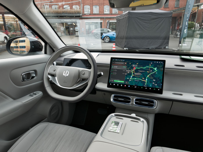 Leapmotor verzichtet auch beim B10 weitgehend auf physische Buttons. (Bild: Tobias Költzsch/Golem)