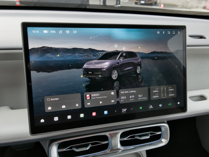 Das Infotainmentsystem scheint das gleiche zu sein wie im C10. (Bild: Tobias Költzsch/Golem)
