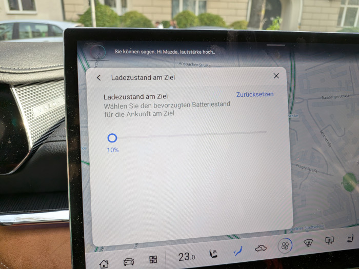 Auch der Akkustand bei Ankunft am Ziel kann definiert werden. (Bild: Tobias Költzsch/Golem)