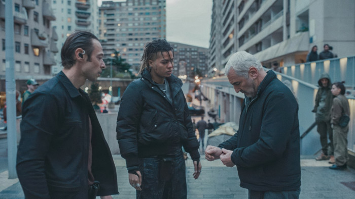 Zem kommt selbst aus Zone 3, kennt die Lebensrealität der in Armut lebenden Bevölkerung dort. (Bild: Studiocanal)