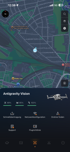 In der App installieren wir Updates und nehmen Einstellungen vor. (Bild: Antigravity / Screenshot: Golem)
