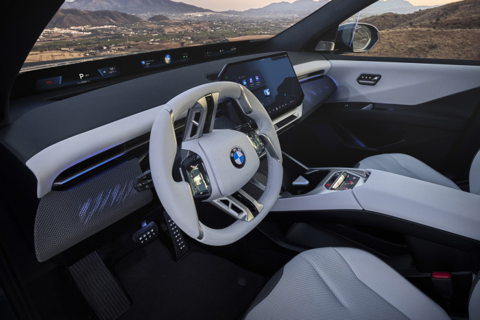 Mit der Panoramic Vision hat BMW ein neues Bedienkonzept entwickelt. (Foto: BMW) 