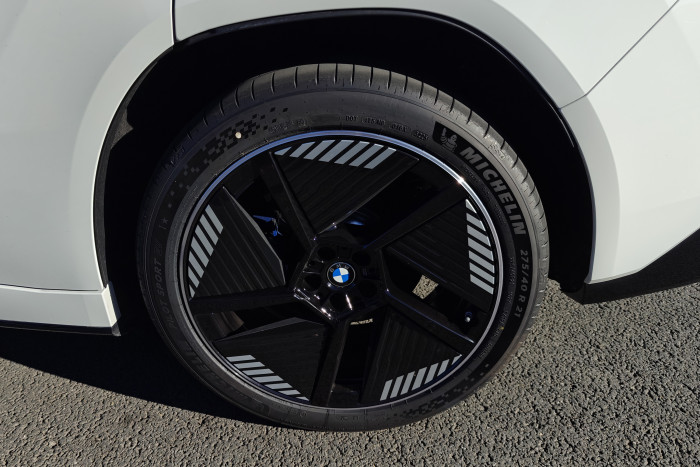 Dazu nutzten die Fahrzeuge spezielle Reifen von Michelin. (Foto: Friedhelm Greis/Golem)