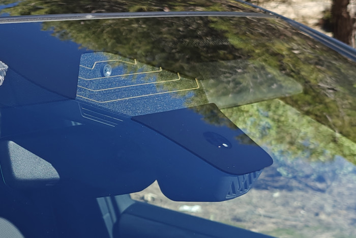 Kameras und Radare überwachen die Umgebung. (Foto: Friedhelm Greis/Golem)