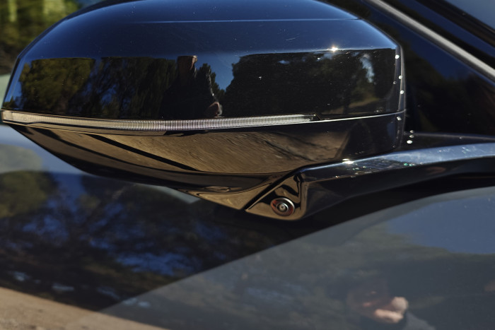 An den Außenspiegeln befinden sich ebenfalls Kameras. (Foto: Friedhelm Greis/Golem) 