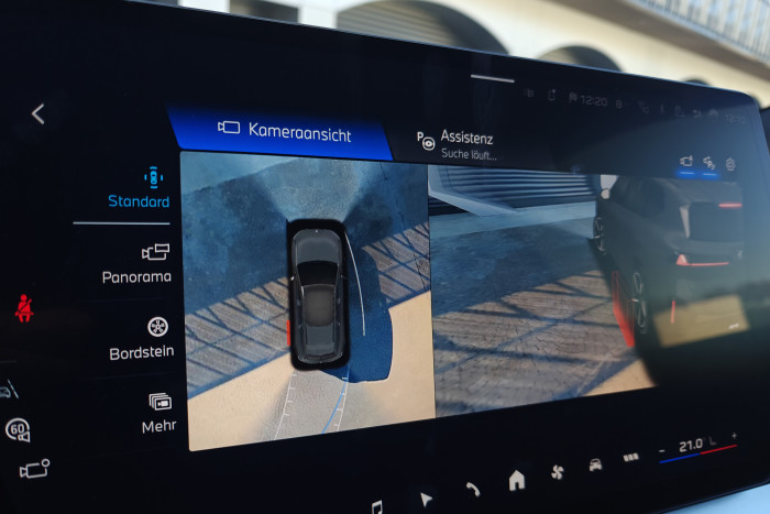 Das automatische Einparken funktionierte gut und ist auch per Handy von außen steuerbar. (Foto: Friedhelm Greis/Golem)