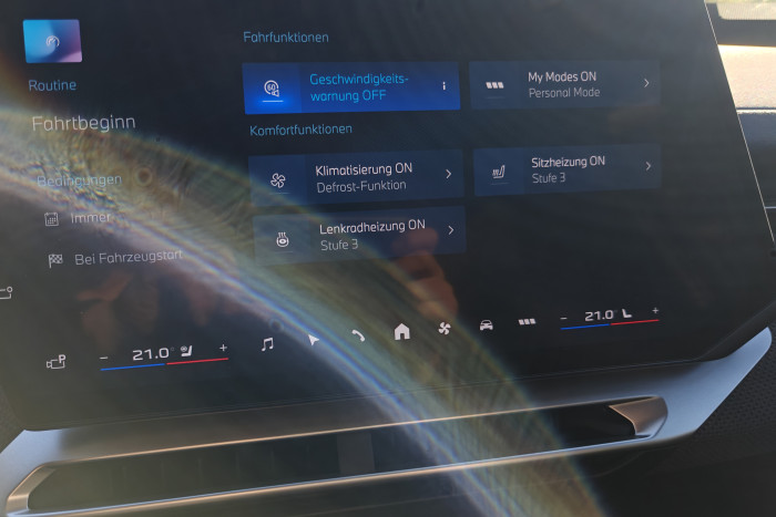 Im Menü lassen sich Routinen programmieren, die beim Fahrzeugstart ausgeführt werden. (Foto: Friedhelm Greis/Golem)
