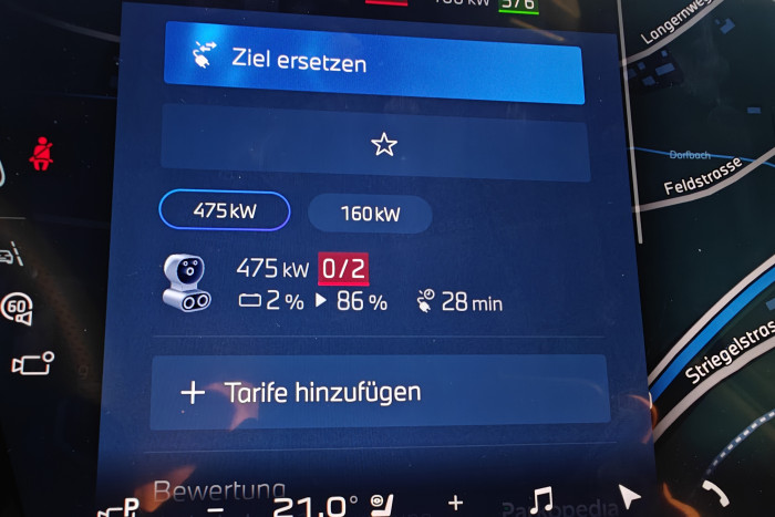 Das System zeigt an, ob Ladepunkte an einer Ladestation verfügbar sind. (Foto: Friedhelm Greis/Golem) 