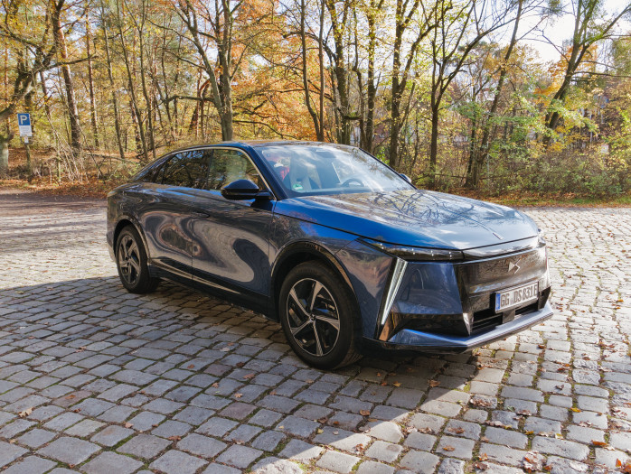 Der DS No. 8 ist ein großes SUV-Coupé. (Bild: Martin Wolf/Golem.de)