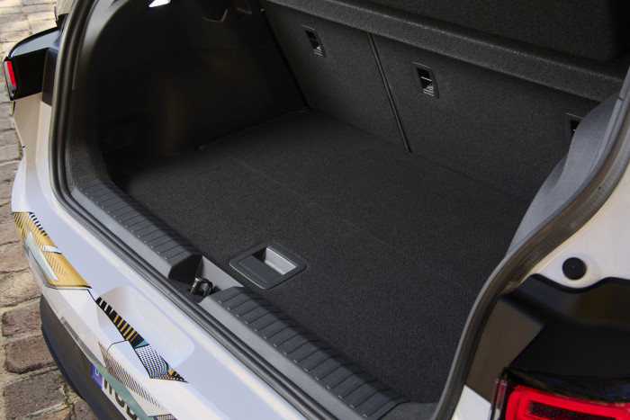 Das Kofferraumvolumen beträgt 435 Liter. (Bild: VW)