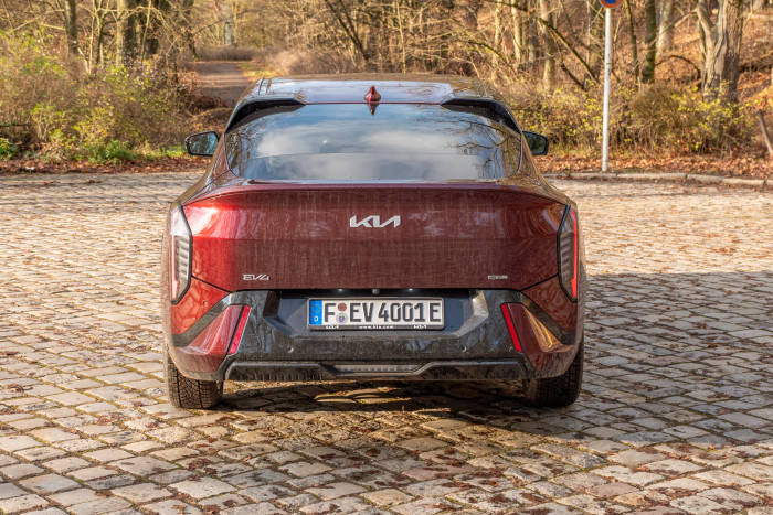 Das Heckdesign ist insgesamt eher unauffällig. (Bild: Martin Wolf/Golem)