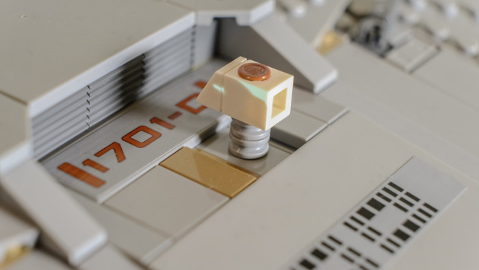 Lego USS Enterprise NCC-1701-D 10356 (Bild: Oliver Nickel/Golem.de)