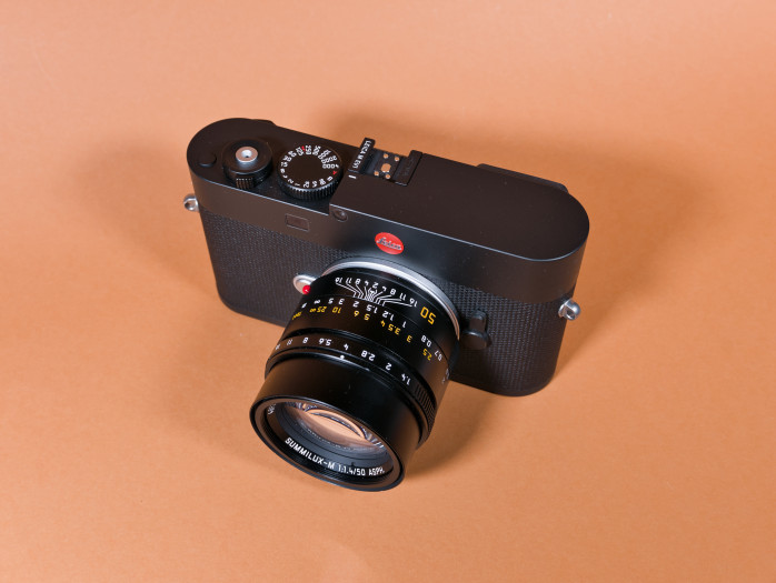 Die Leica M EV1 ist bis auf den fehlenden Messsucher baugleich zur M11. (Bild: Tobias Költzsch/Golem)