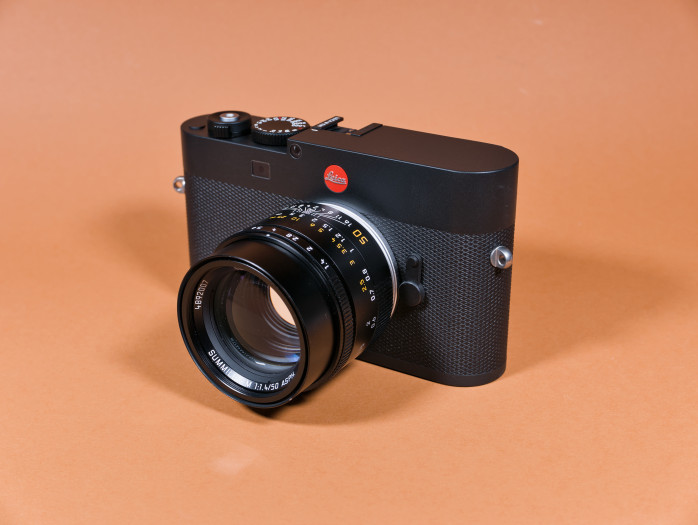 Anstelle des Leuchtrahmensuchers hat die M EV1 einen digitalen Sucher. (Bild: Tobias Költzsch/Golem)