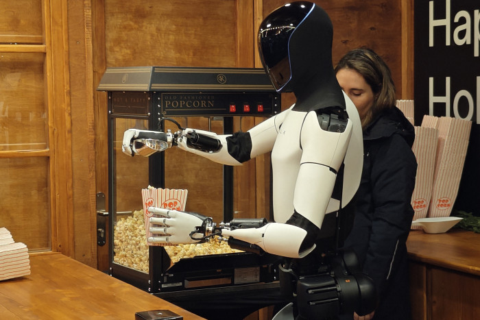Beim Umfüllen ging selten etwas daneben. (Foto: Friedhelm Greis/Golem)