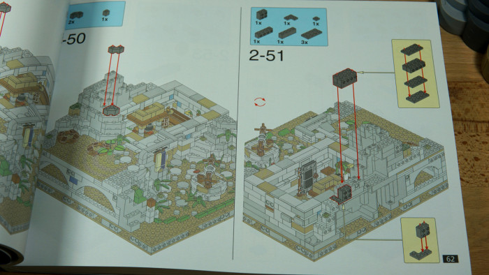 Die Anleitung mit über 300 Seiten ist sehr übersichtlich gestaltet (Quelle: Golem/Mario Petzold)