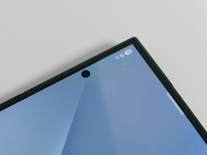 Die innen liegende Frontkamera hat 10 Megapixel. (Bild: Tobias Költzsch/Golem)