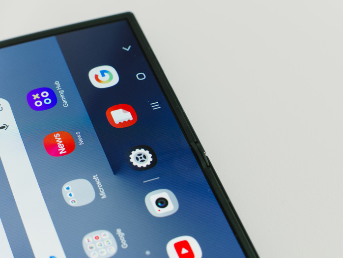 Die Scharniere des Trifold ...