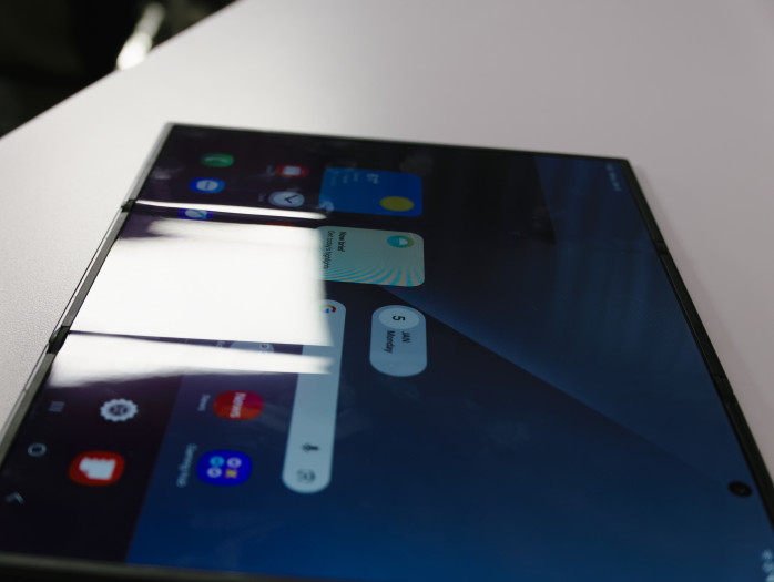 Die Falze im Inneren sind sehr unauffällig. (Bild: Tobias Költzsch/Golem)