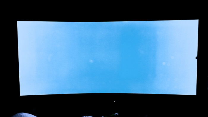 Burn-in bei hellblauen Farben und digital verstärkt (Bild: Oliver Nickel/Golem.de)