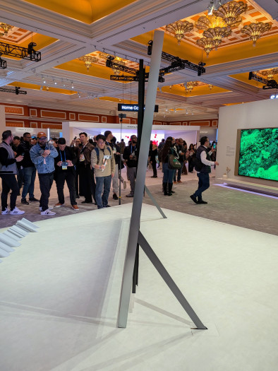 Samsungs Micro-RGB-Fernseher R95H (Bild: Tobias Költzsch/Golem)