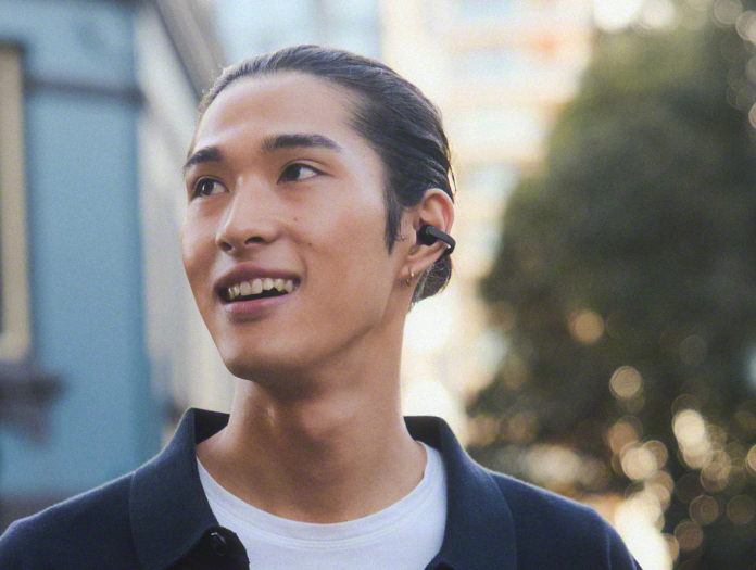 So werden die Link Buds Clip getragen. (Bild: Sony)