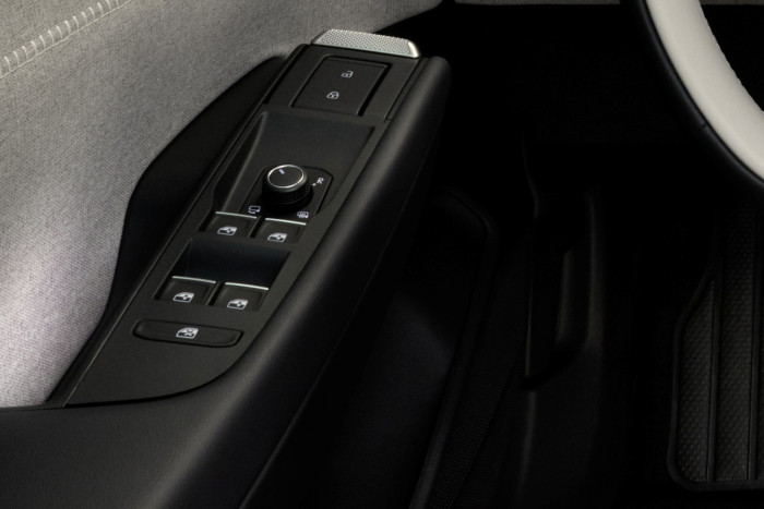 VW verzichtet auf die umständliche Umschaltung zwischen den Fensterhebern für vorne und hinten. (Bild: VW)