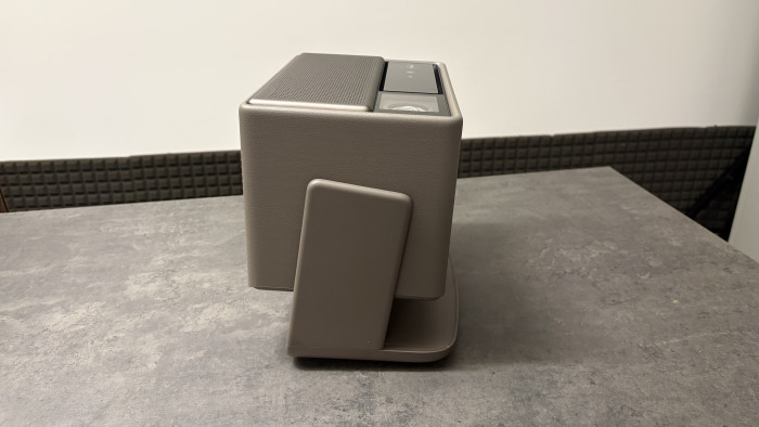 Bildinhalte lassen sich auch problemlos an die Decke projizieren.