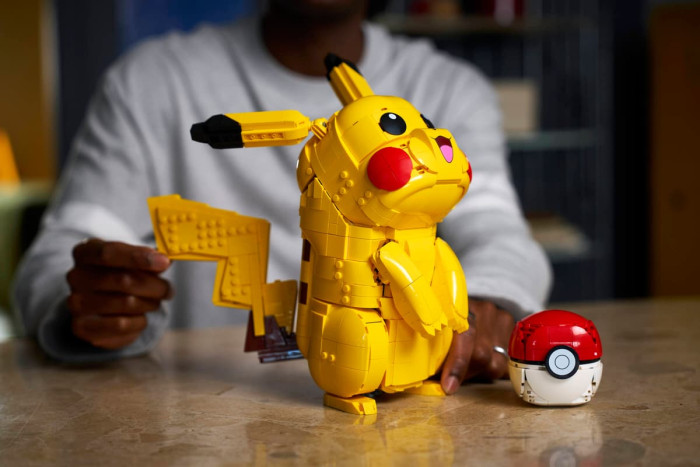 Lego Pokémon Pikachu und Pokéball 72152 (Bild: Lego)