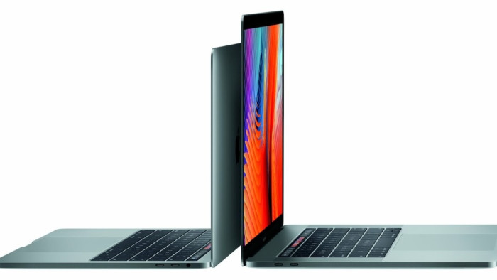 Macbook Pro mit Touchbar und Butterfly-Tastatur - selten war ein Macbook Pro so unbeliebt. (Bild: Apple)