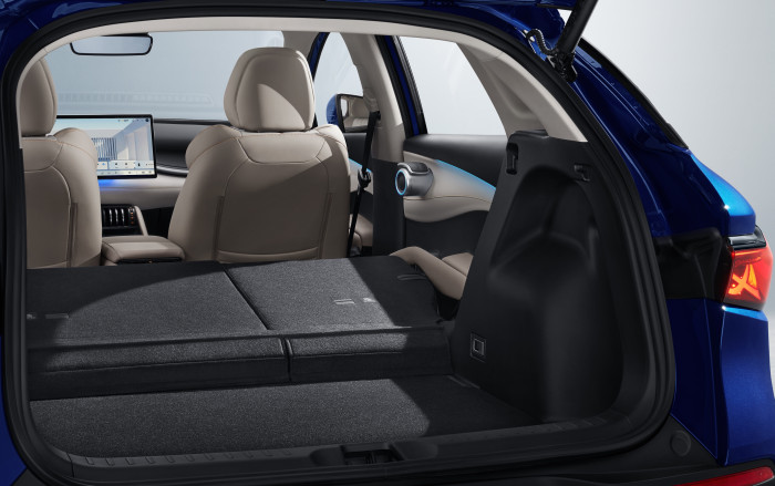 Der Kofferraum mit 490 Litern kann auf 1.360 Liter erweitert werden. (Bild: BYD)